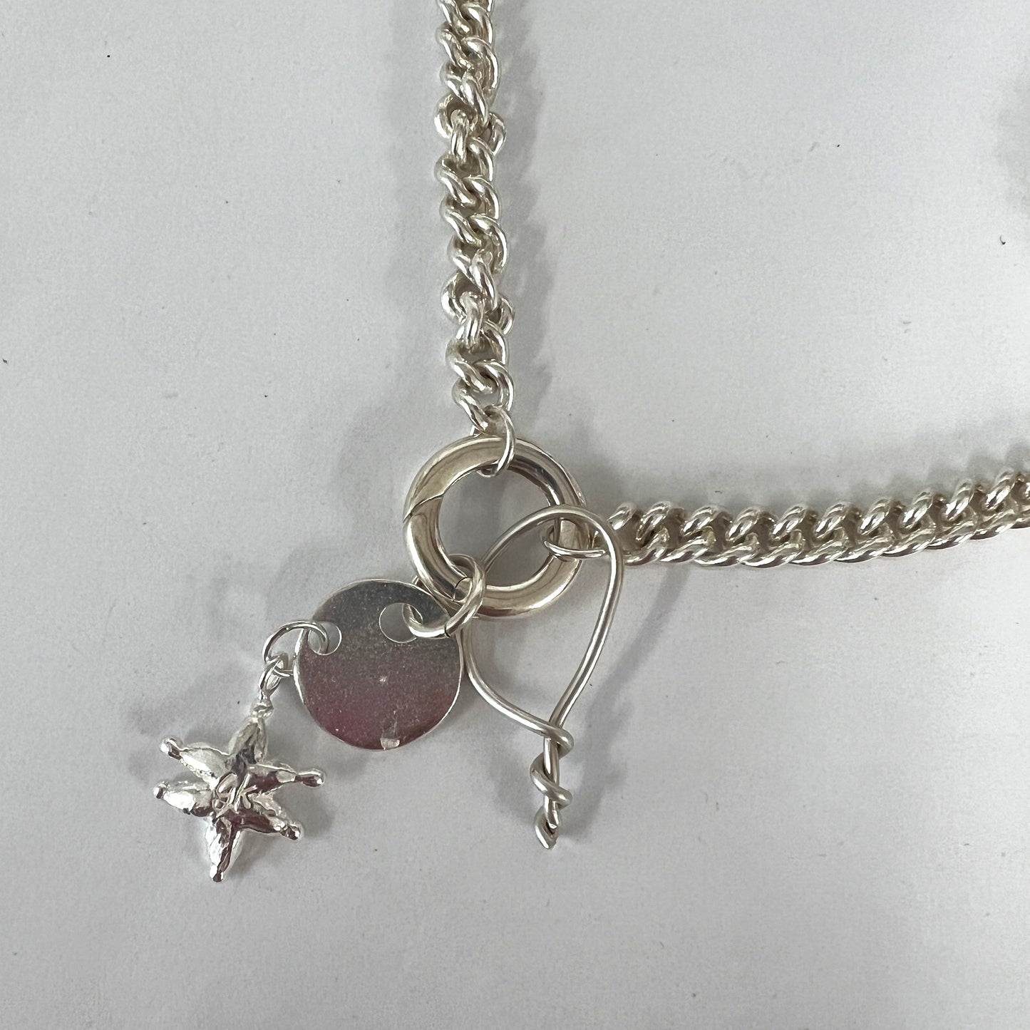 LOOP FASTENED CURB NECKLACE