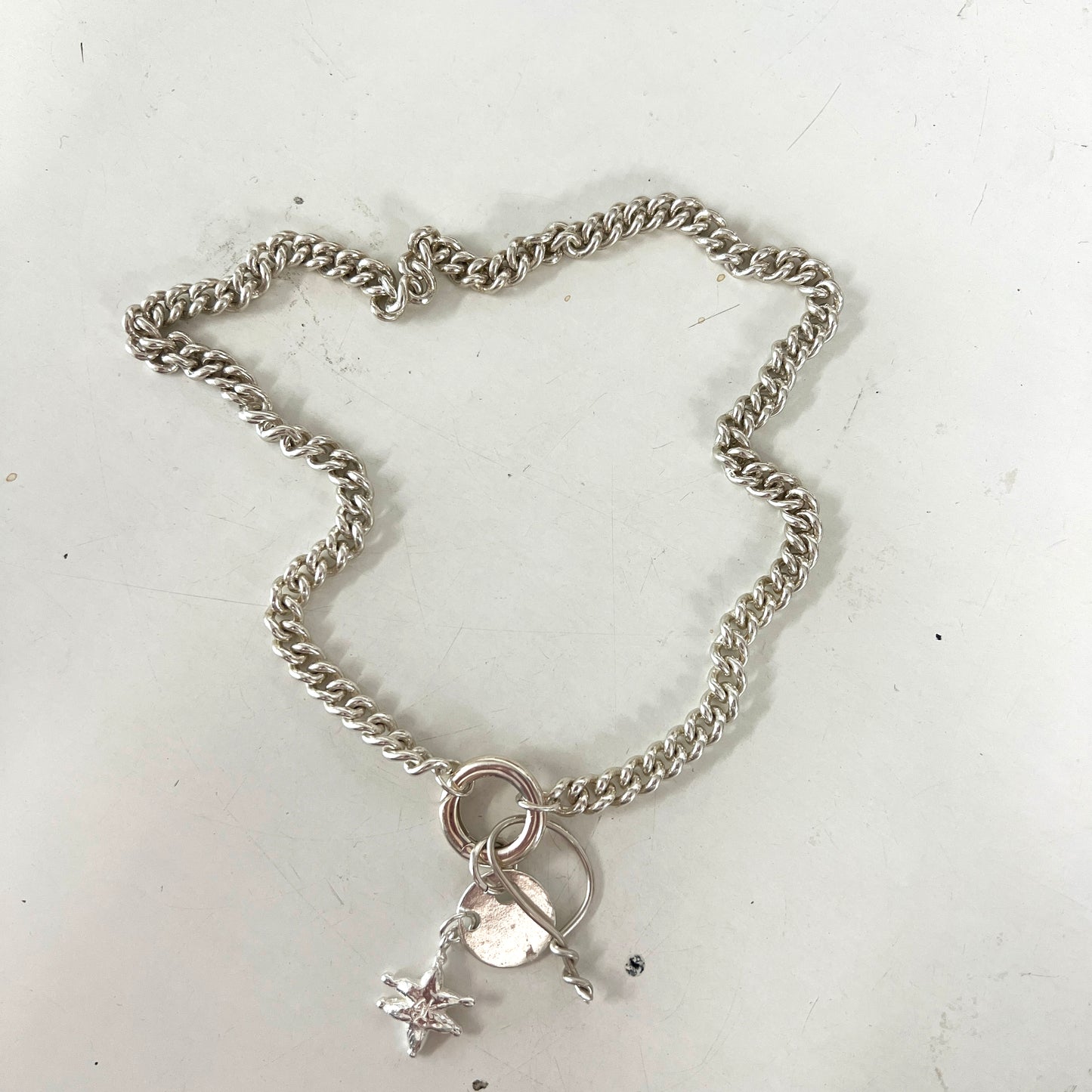LOOP FASTENED CURB NECKLACE