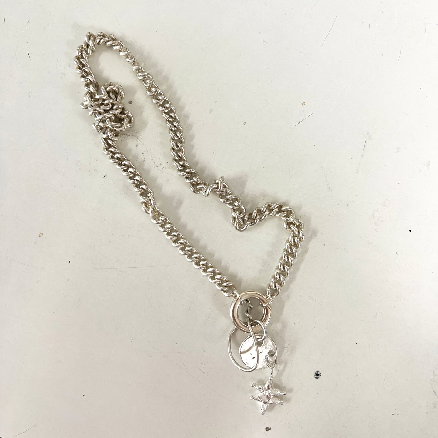 LOOP FASTENED CURB NECKLACE
