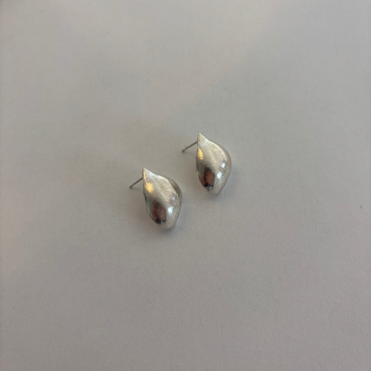 Bulge Stud Earrings