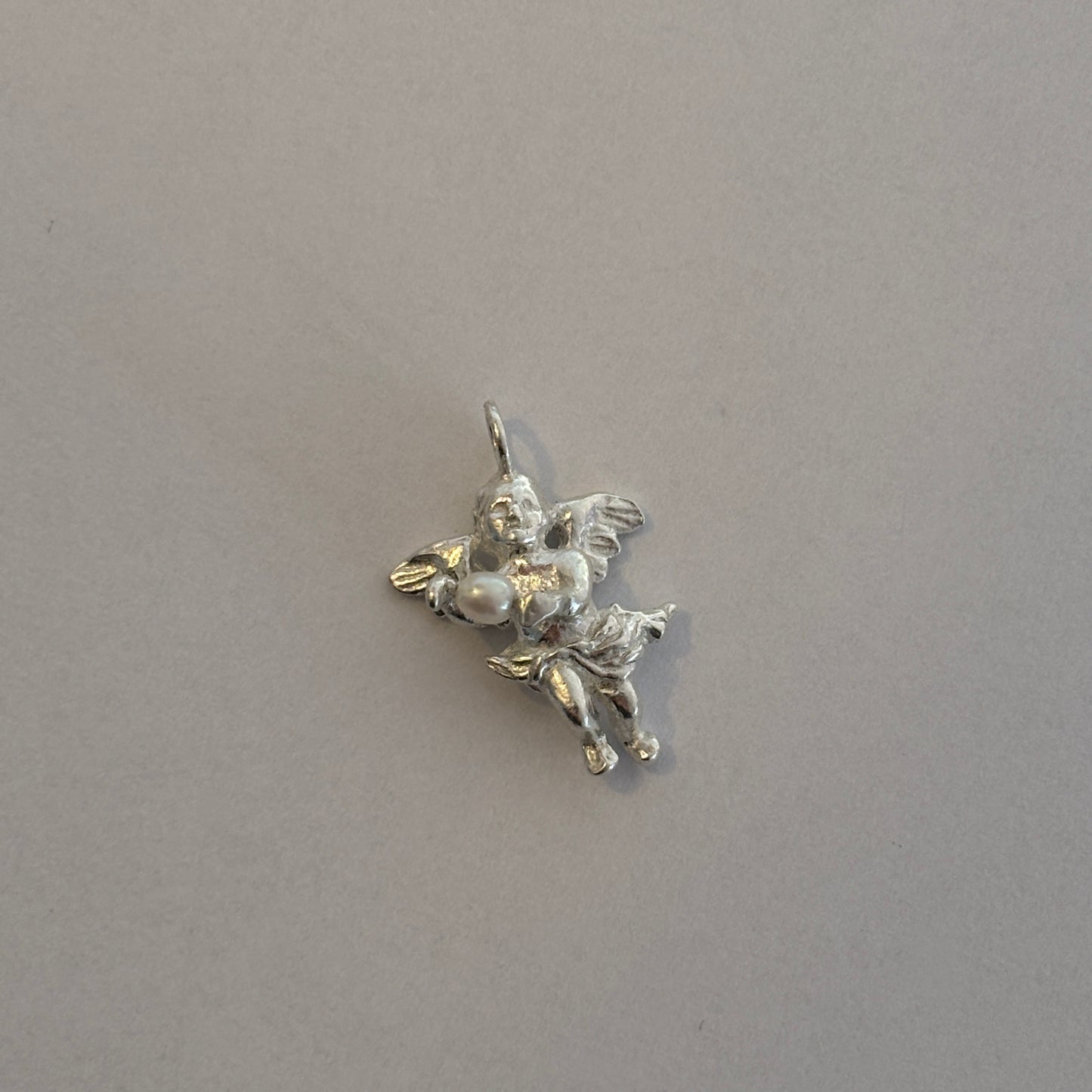 Cherub with Pearl